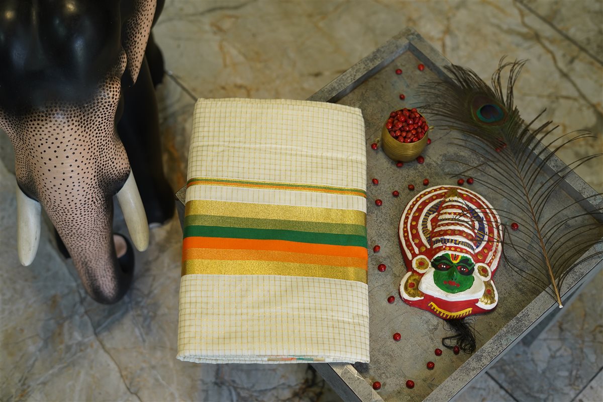 Green_&_Saffron_Gold_Weave